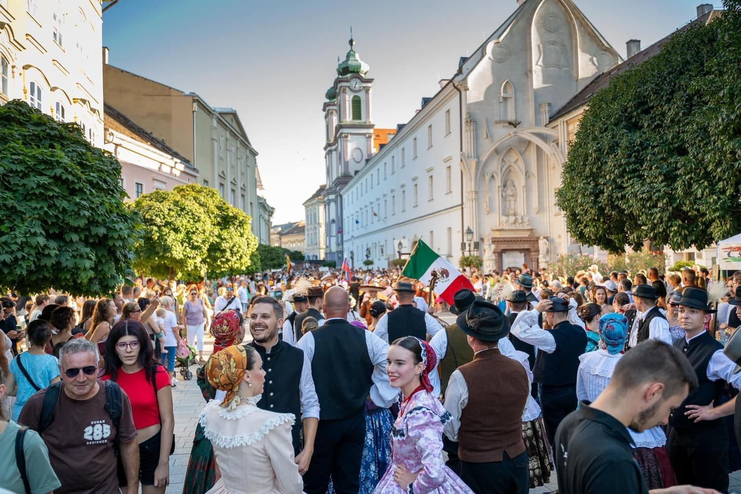 Korona Apartman Székesfehérvár Exterior foto