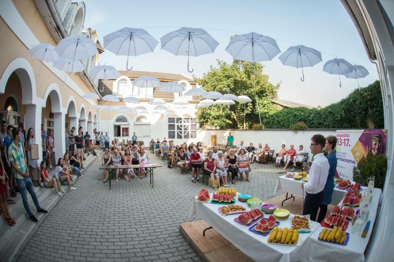 Korona Apartman Székesfehérvár Exterior foto